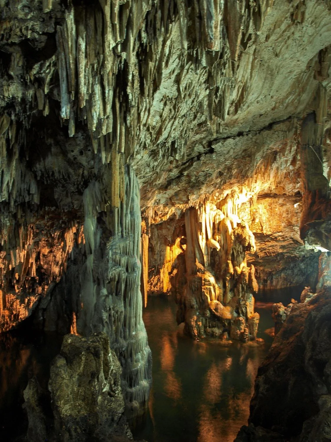 Anahulu Cave - The Underground Swimming Pool
