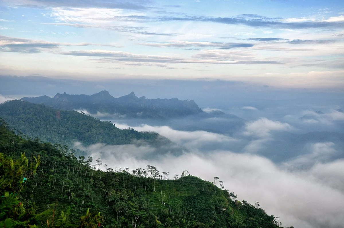 Suroloyo Peak
