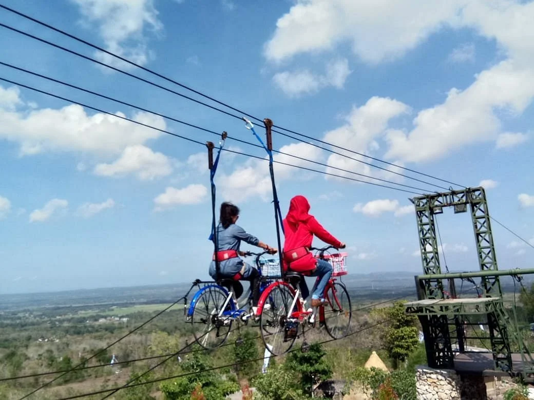 Wisata Bukit Tinggian