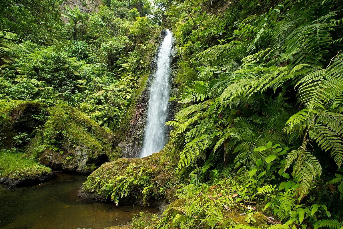 Lenuanatuaiu Waterfall
