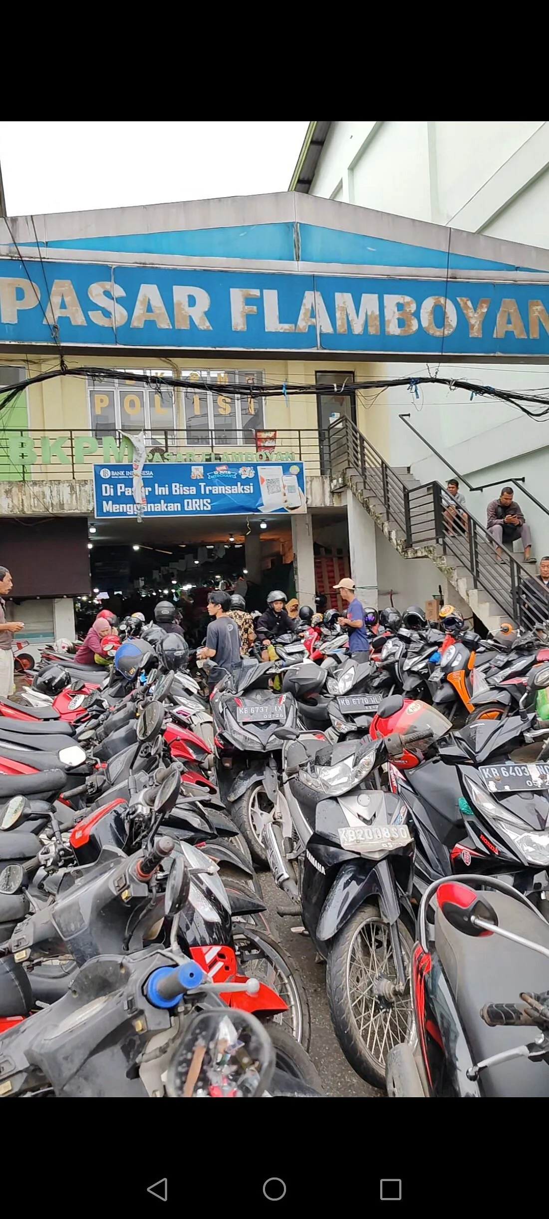Flamboyan Market