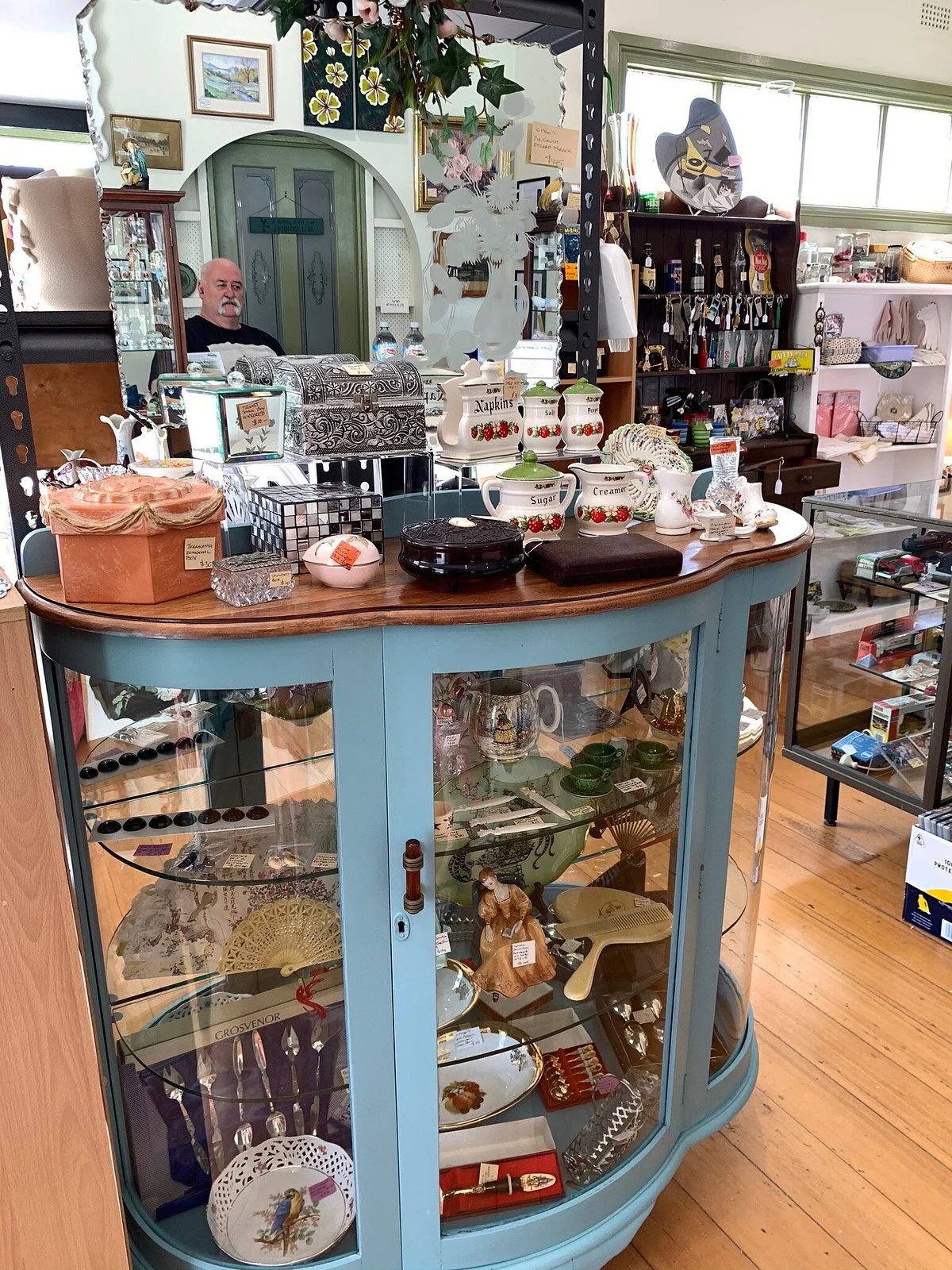 Toora Fancy Goods & Old Relics