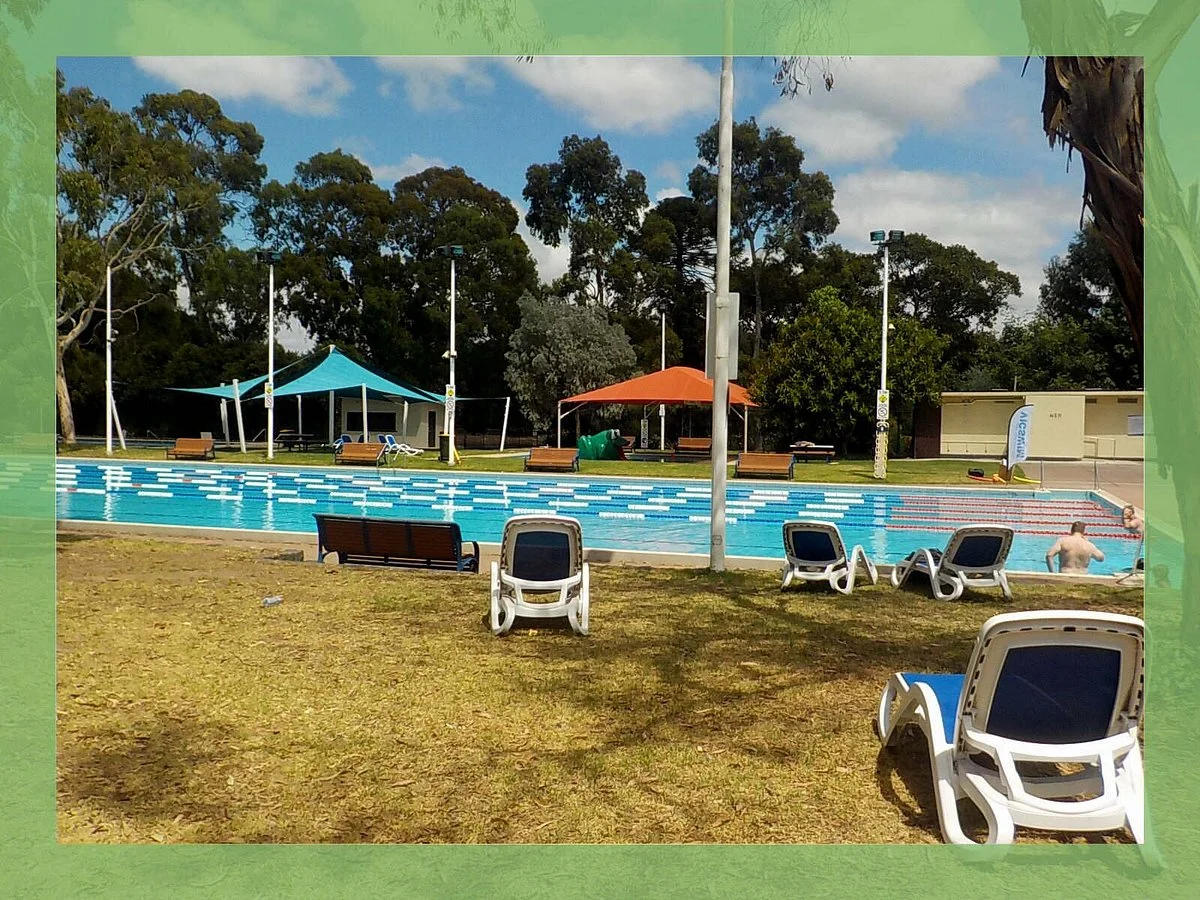 Queens Park Swimming Pool
