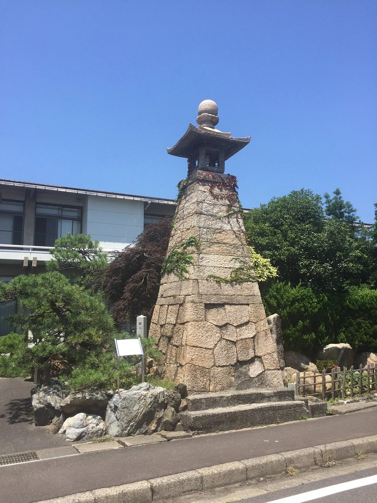 Takatoro Lantern at Suzaki