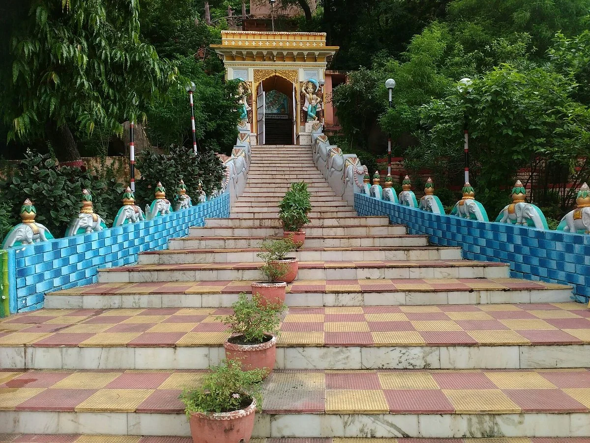 Pisanhari Ki Madiya