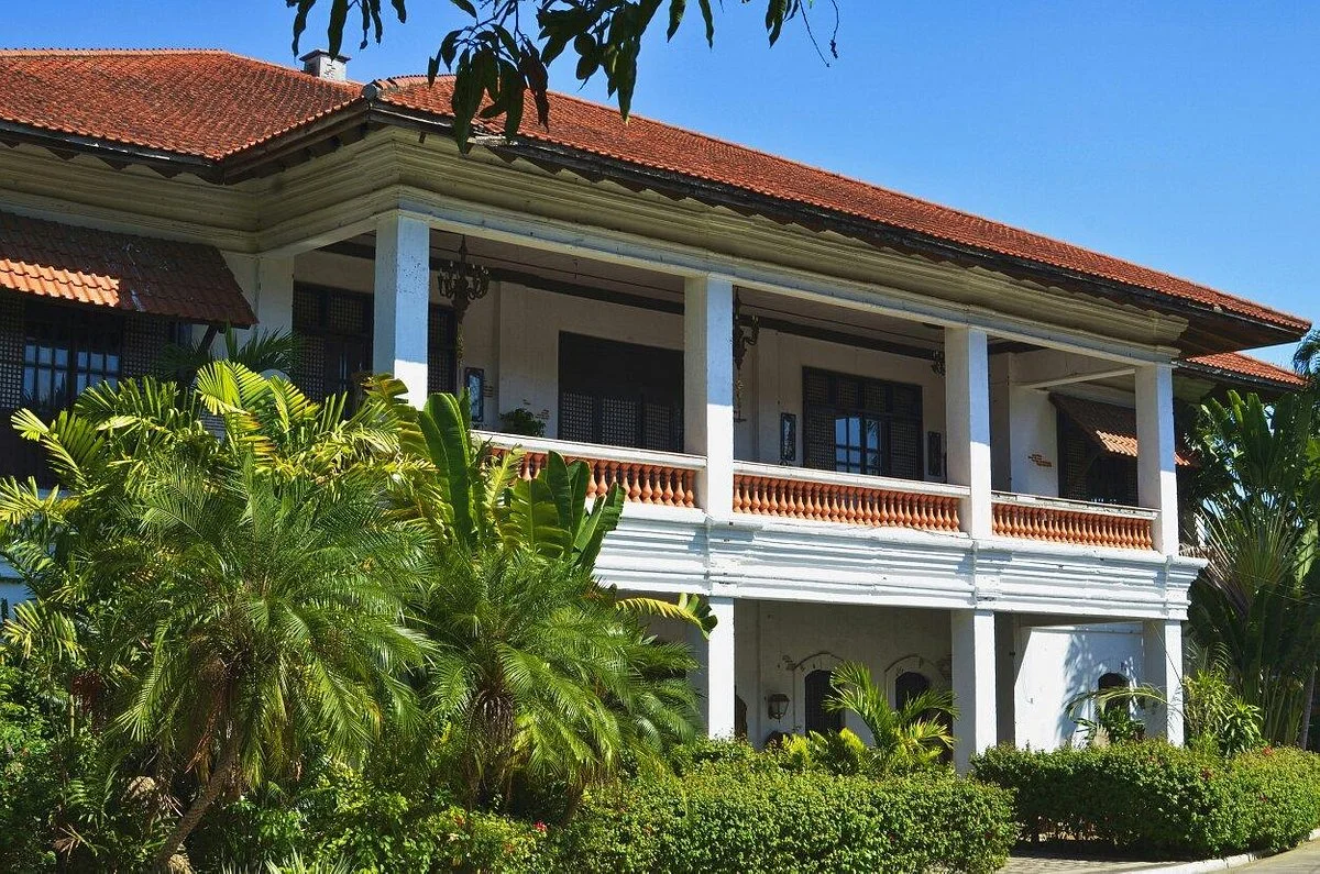 Marcos Museum & Mausoleum