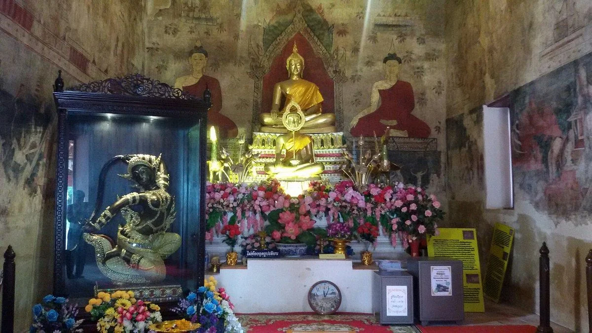 Wat Chompuwek