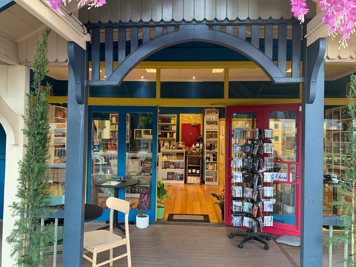 Iwan Bookshop