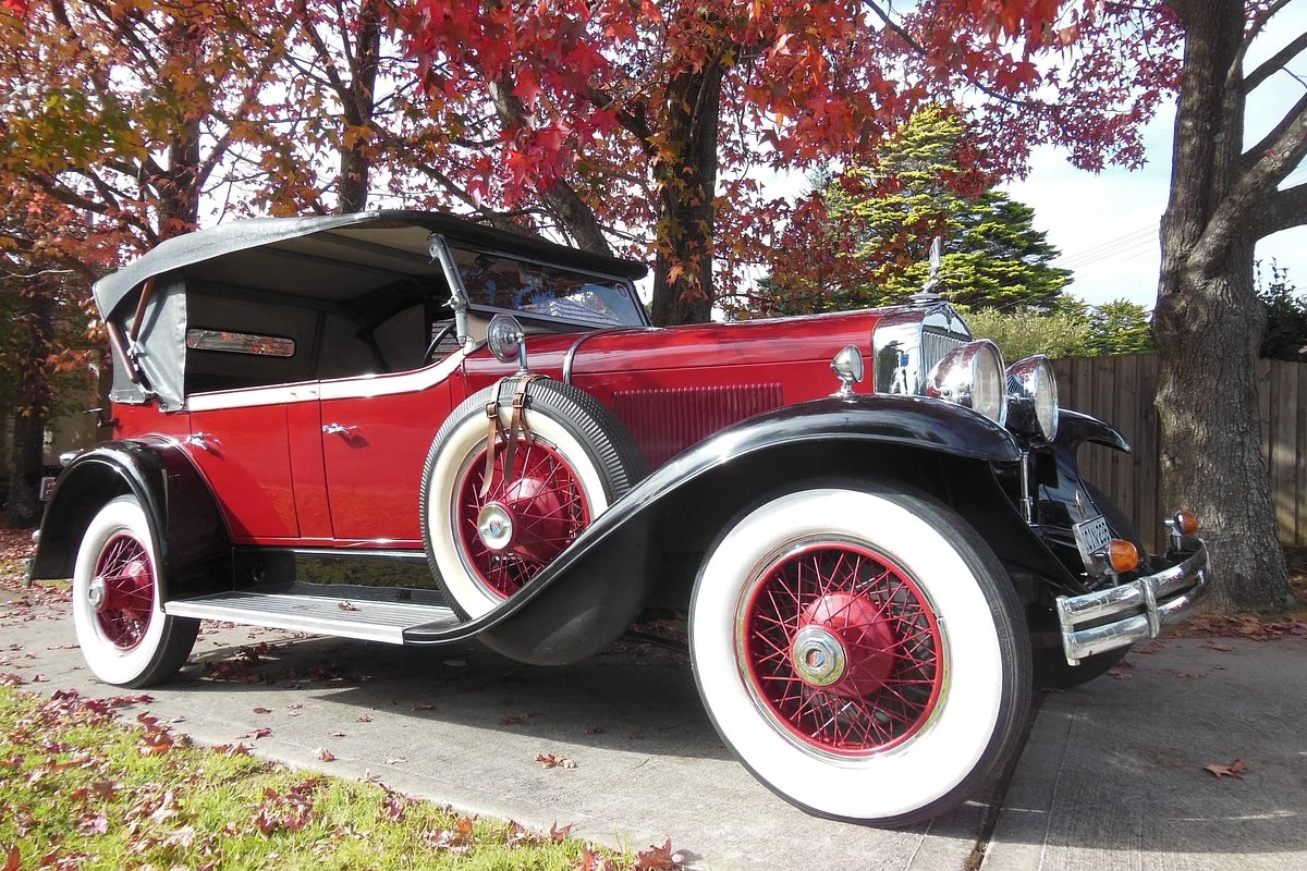 Blue Mountains Limousines and Vintage Cadillacs