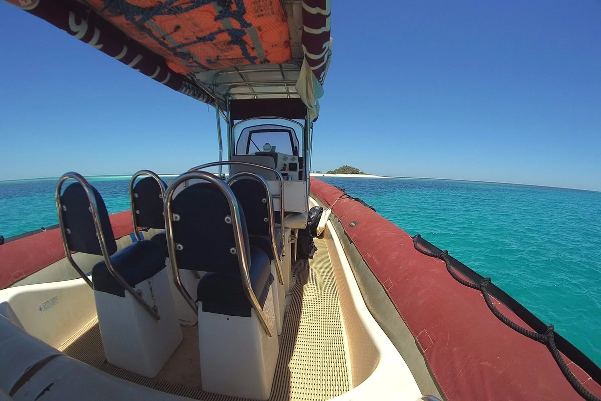 Lhooq Taxi Boat