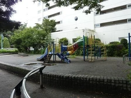 Higashirinkan Ekimae Park