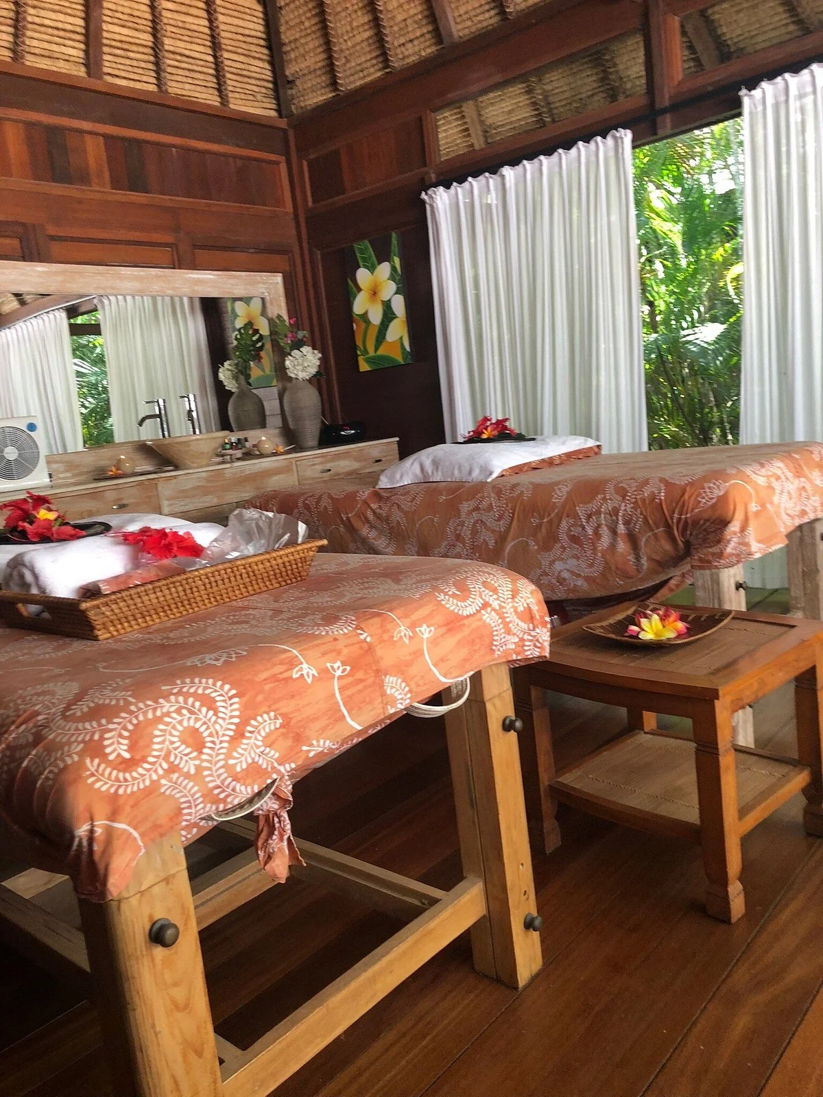 The White Lotus Tropical Day Spa