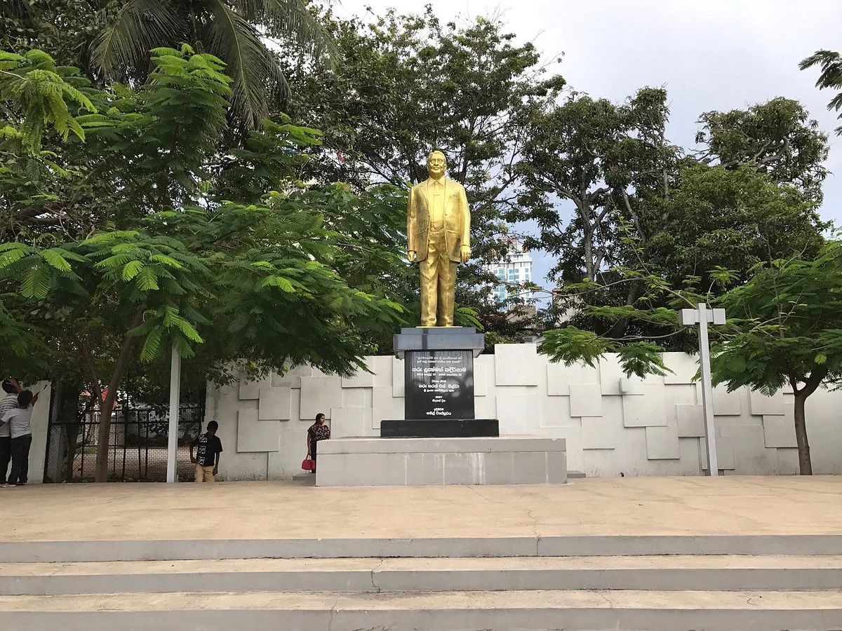 N .M. Perera Statue