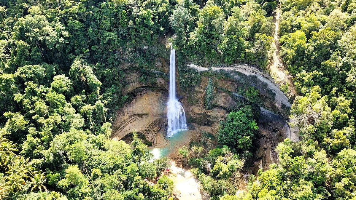 Can-umantad Falls