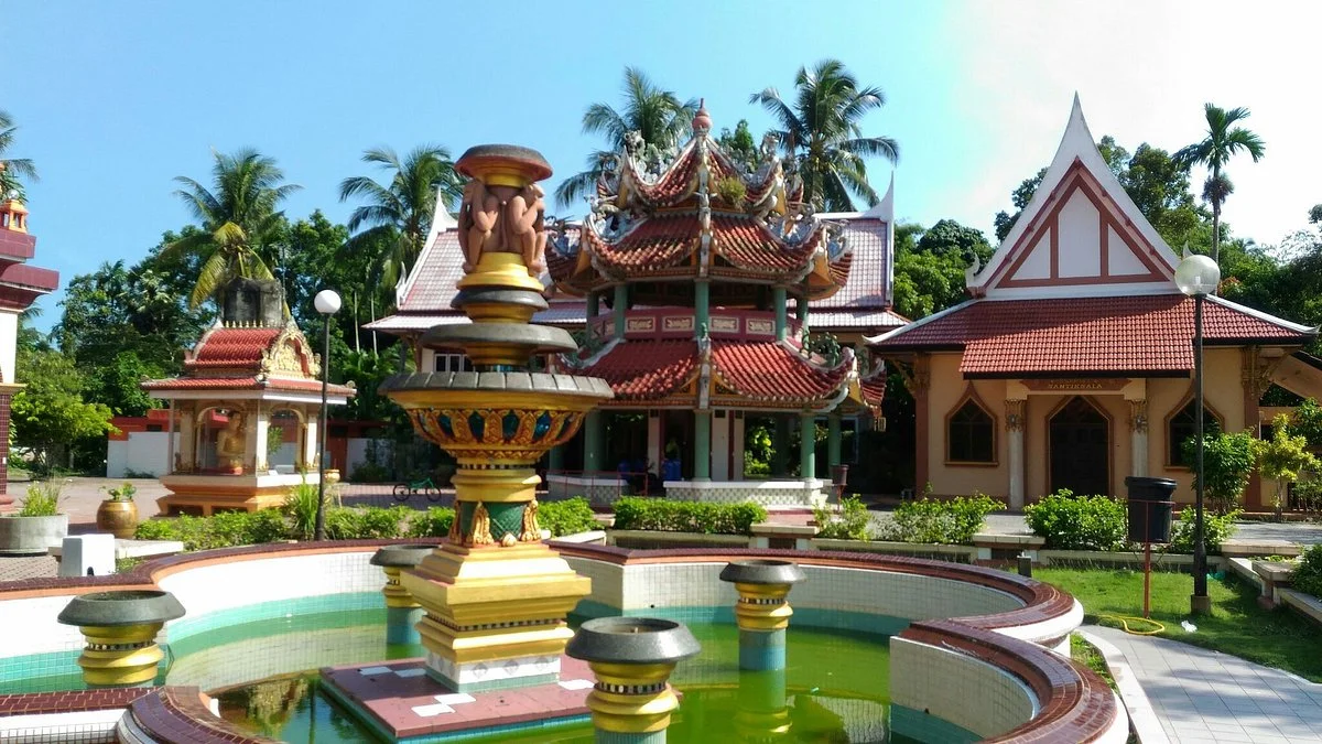 Wat Machimmaram Sitting Buddha