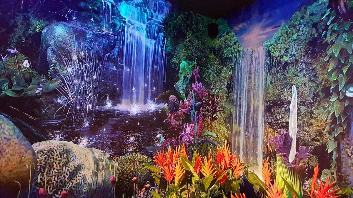 Dark Mansion - 3D Glow In The Dark Museum