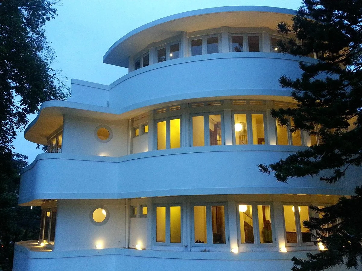 Gedung De Driekleur  / Gedung Tiga Warna