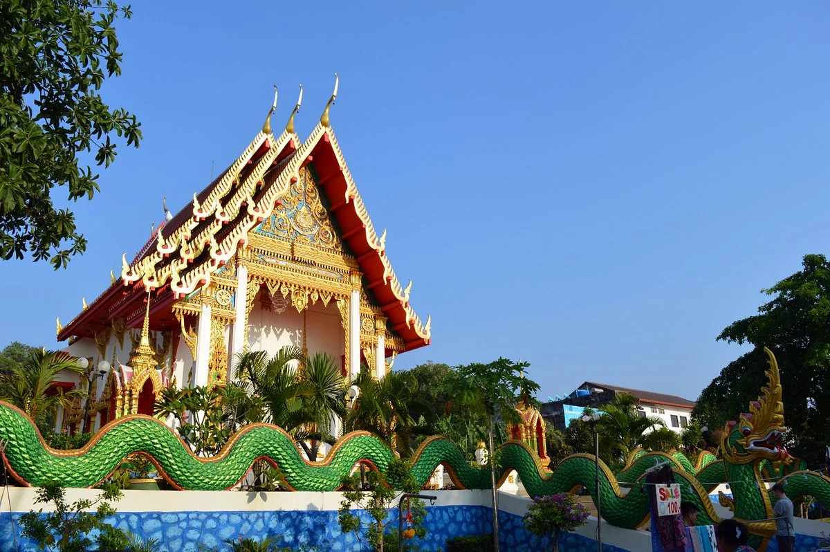Karon Temple Market