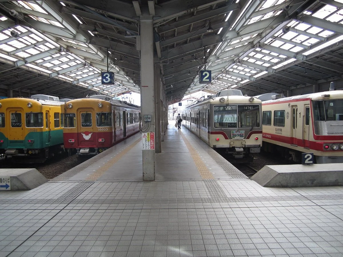 Toyama Chiho Railway - Railway System