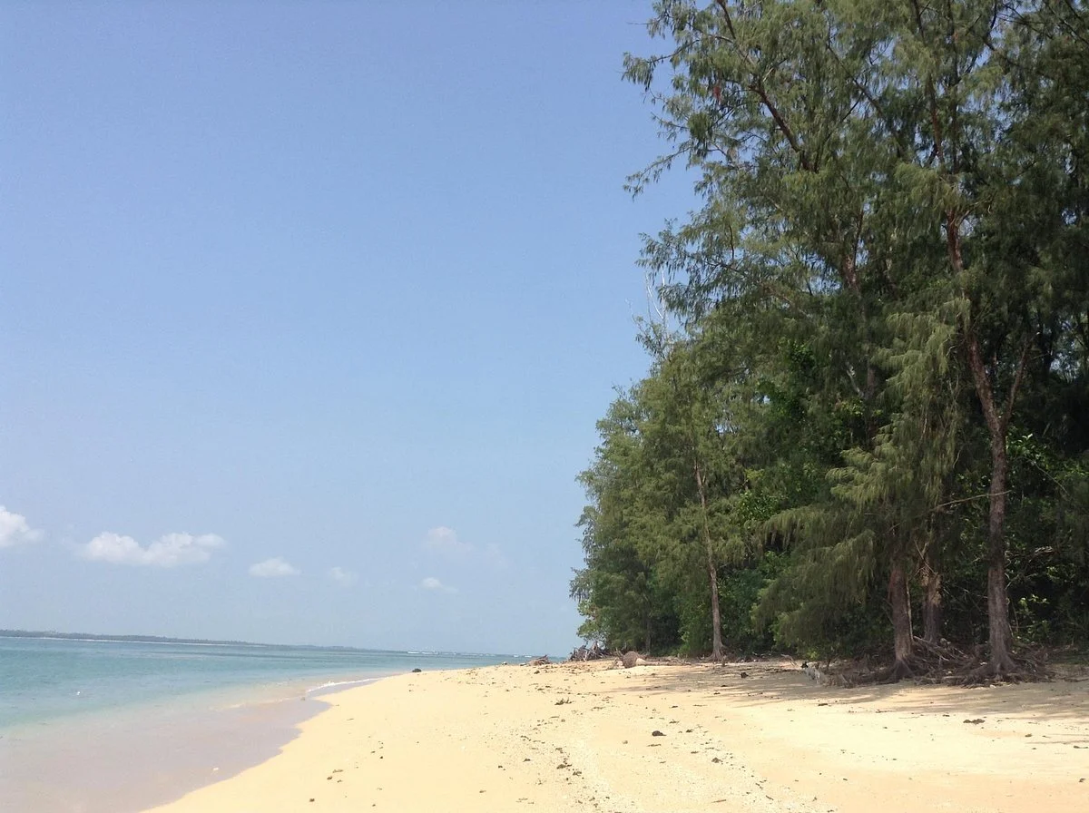 Apuao Pequena Island