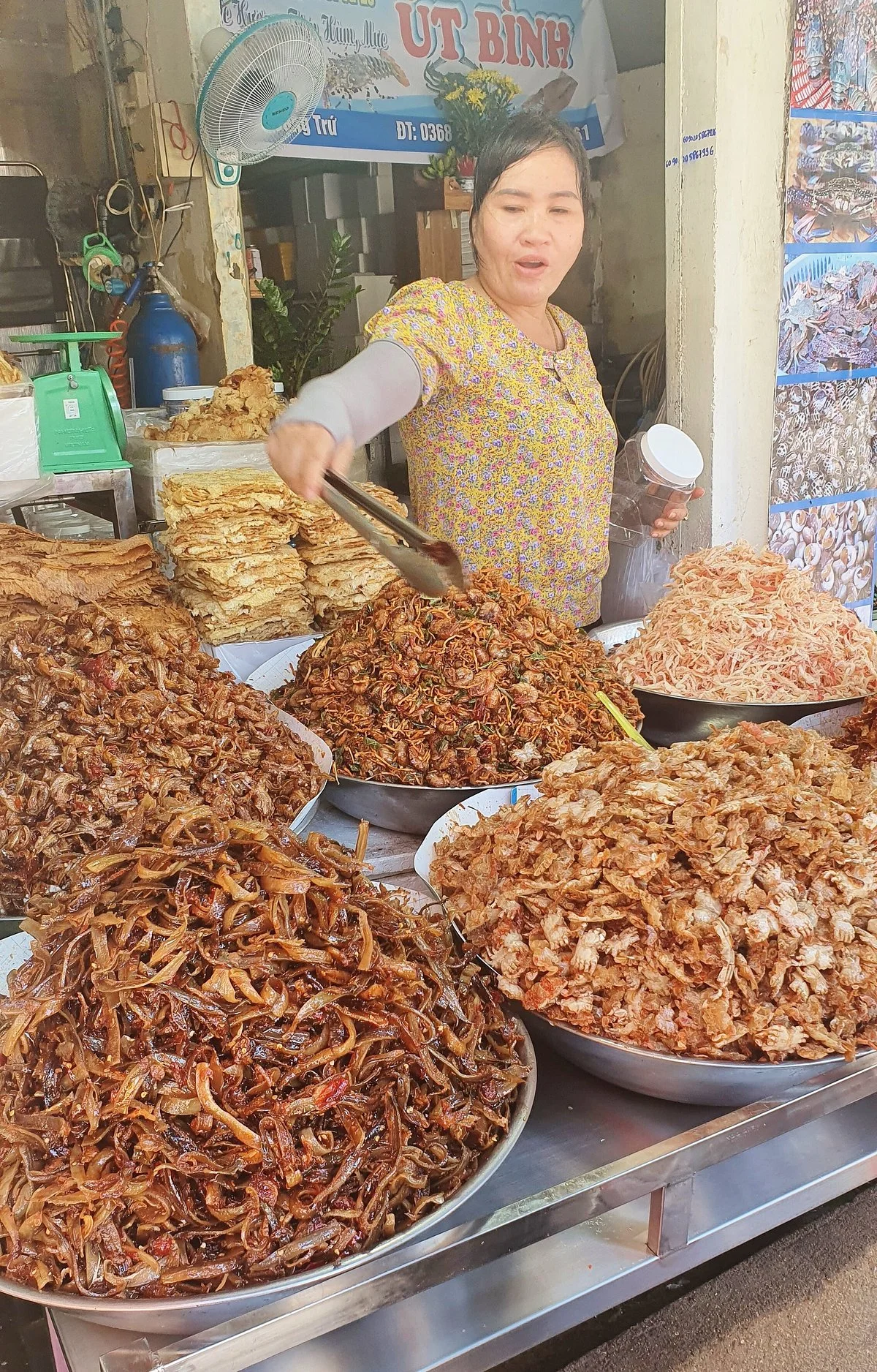 Xom Luoi Market
