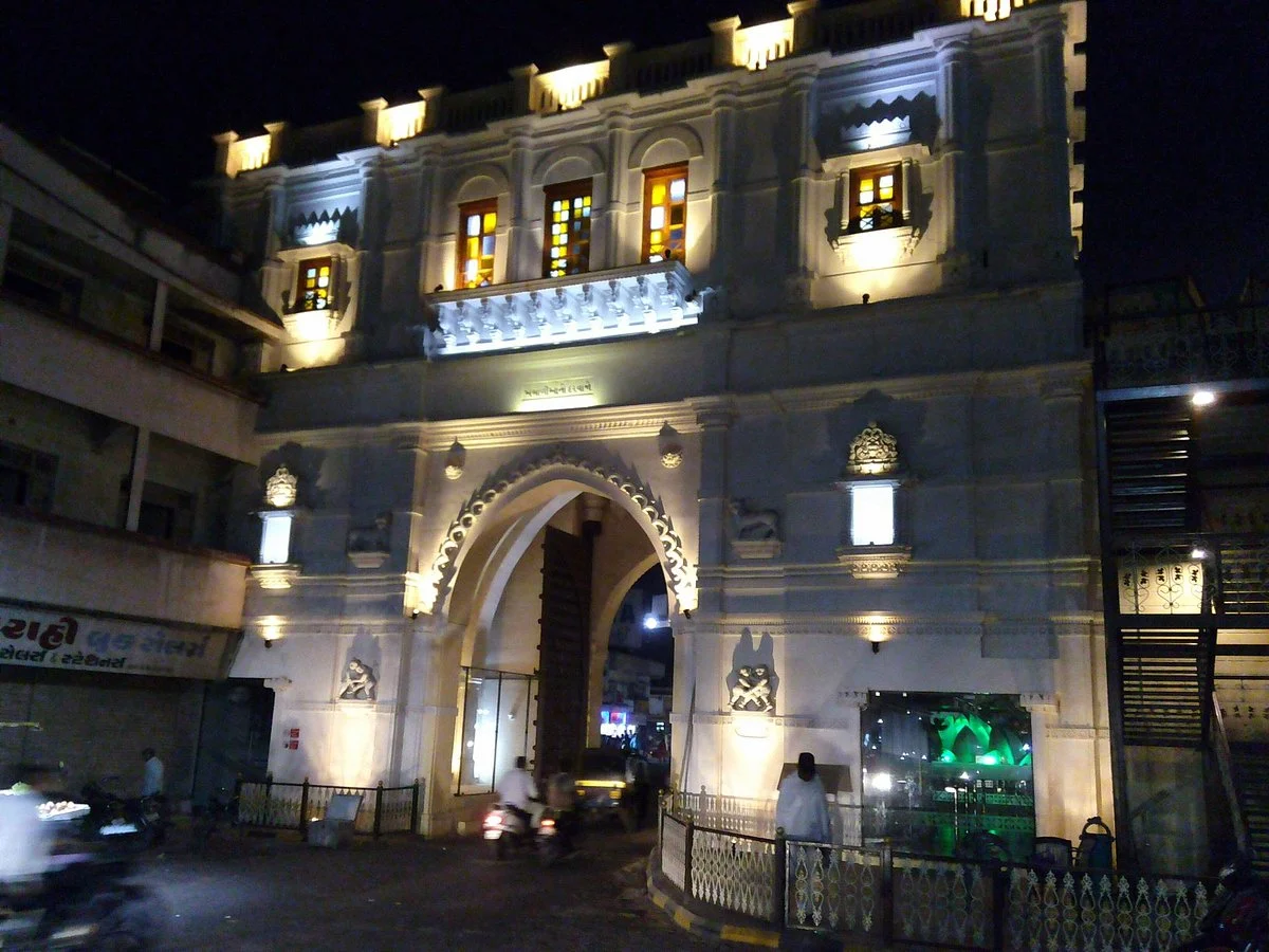 Kambhalia Gate