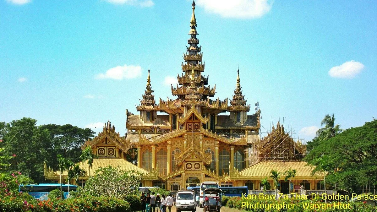 Kambazathadi Golden Palace