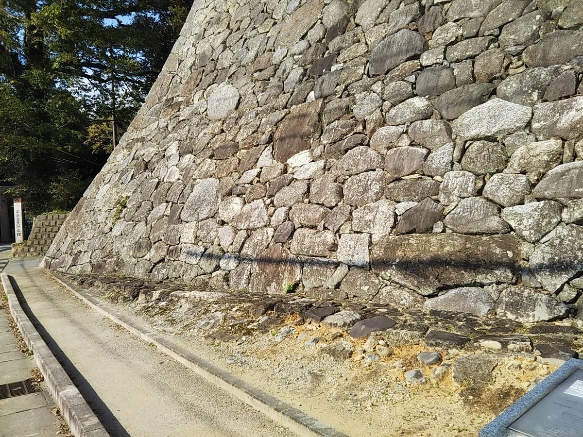 Matsusakajo Suteishijo Iko