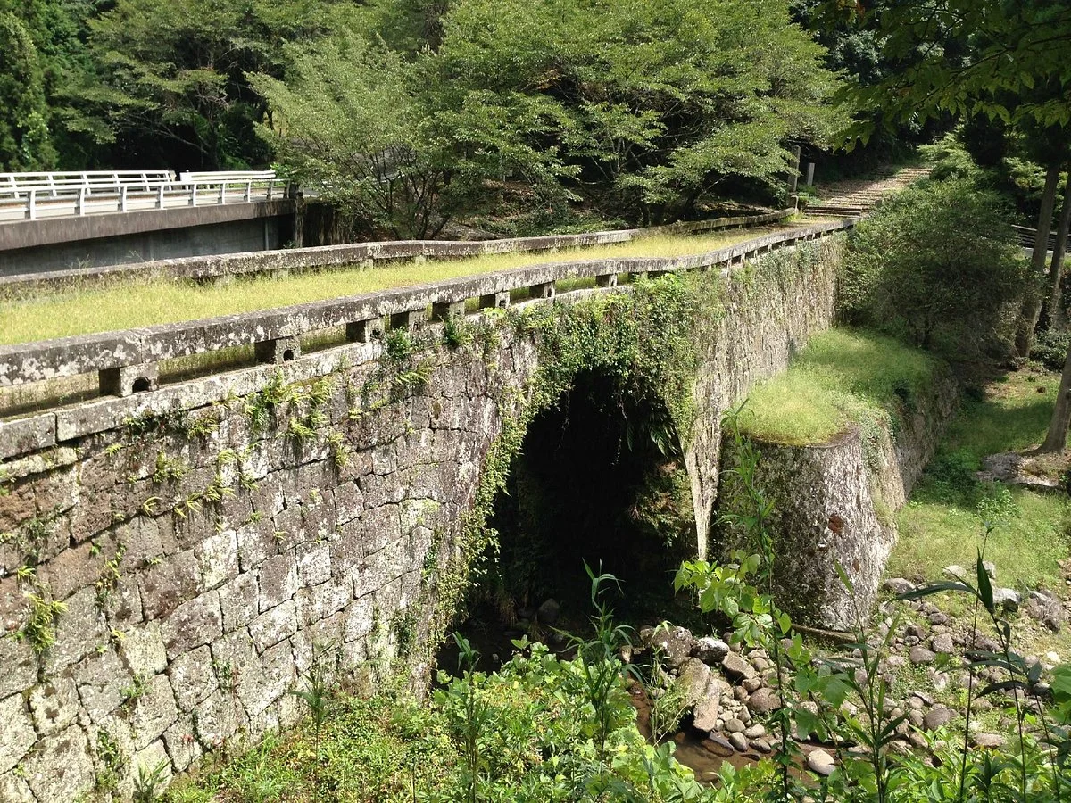 Yasemeganebashi