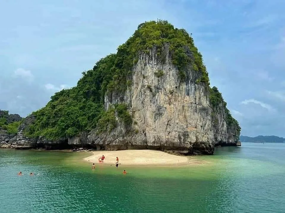 Bai Chay Beach