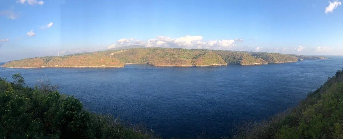 Ceningan Cliffs