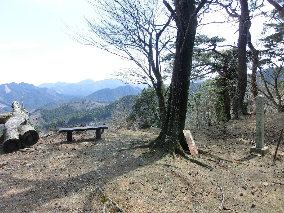 Kiriyama-jo Ruins