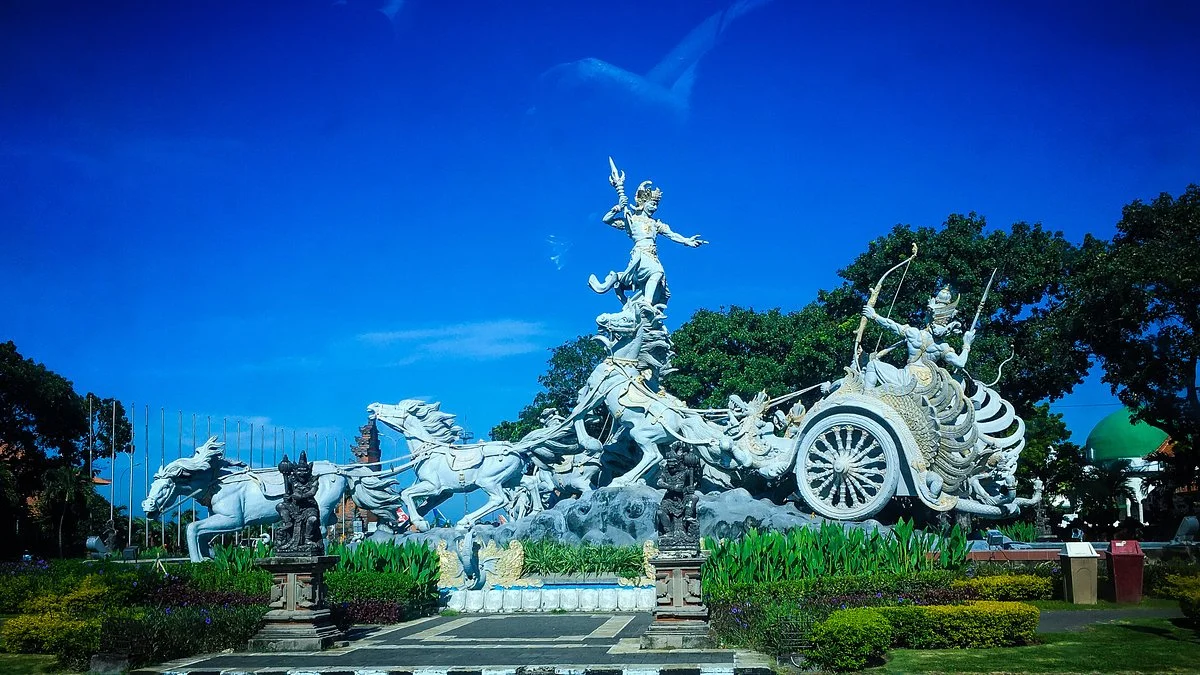 Satria Gatotkaca Statue