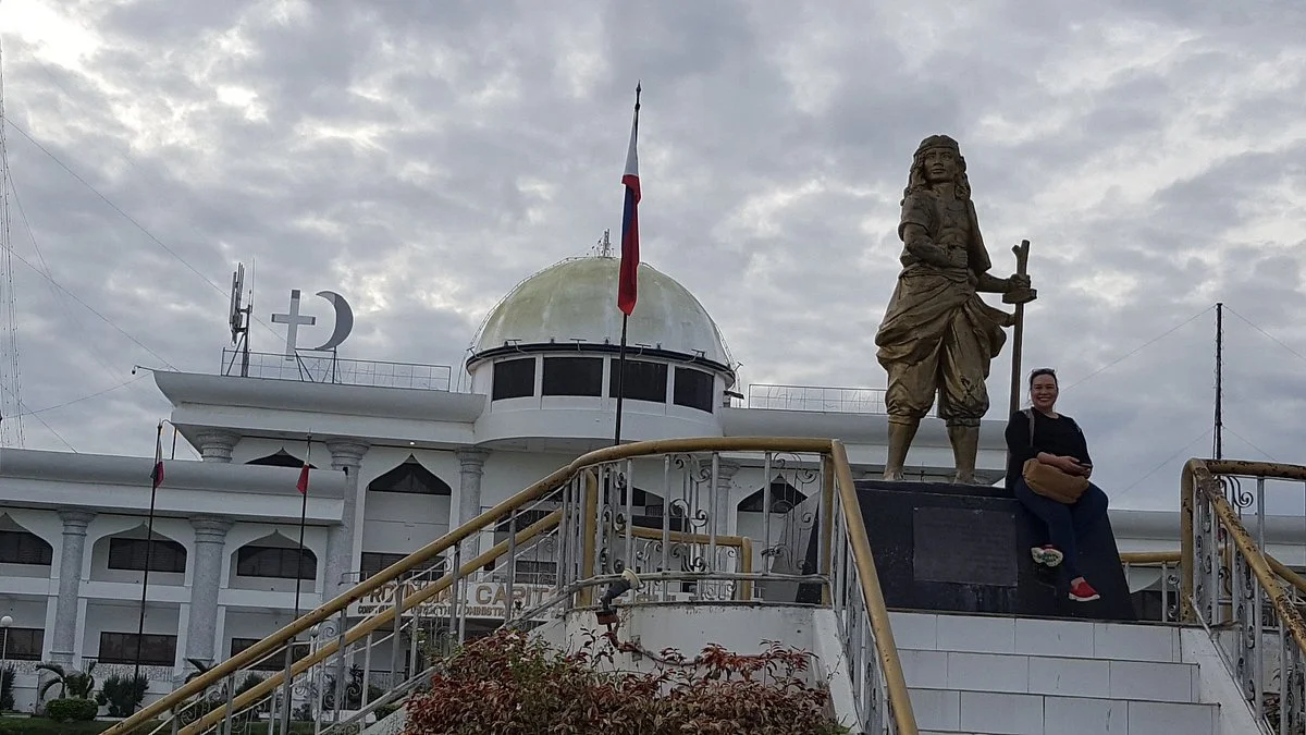 Sultan Kudarat Monument