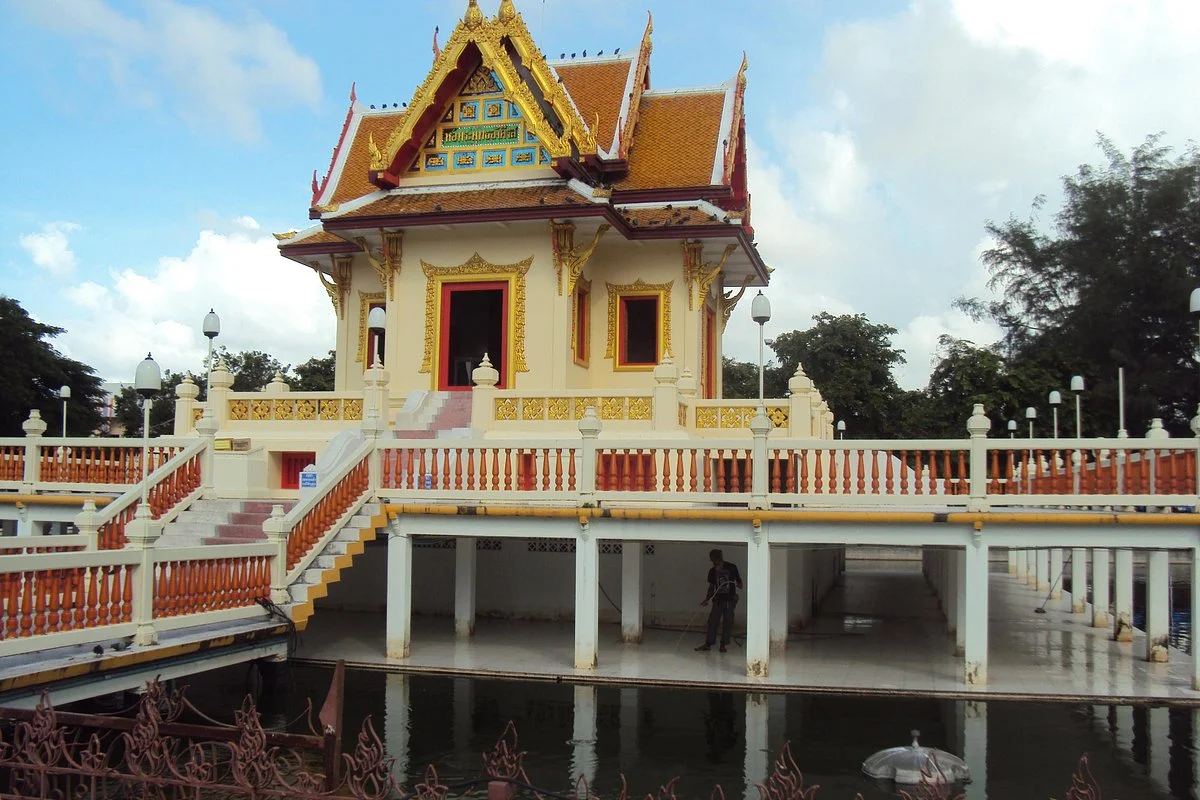 Sri Muang Park