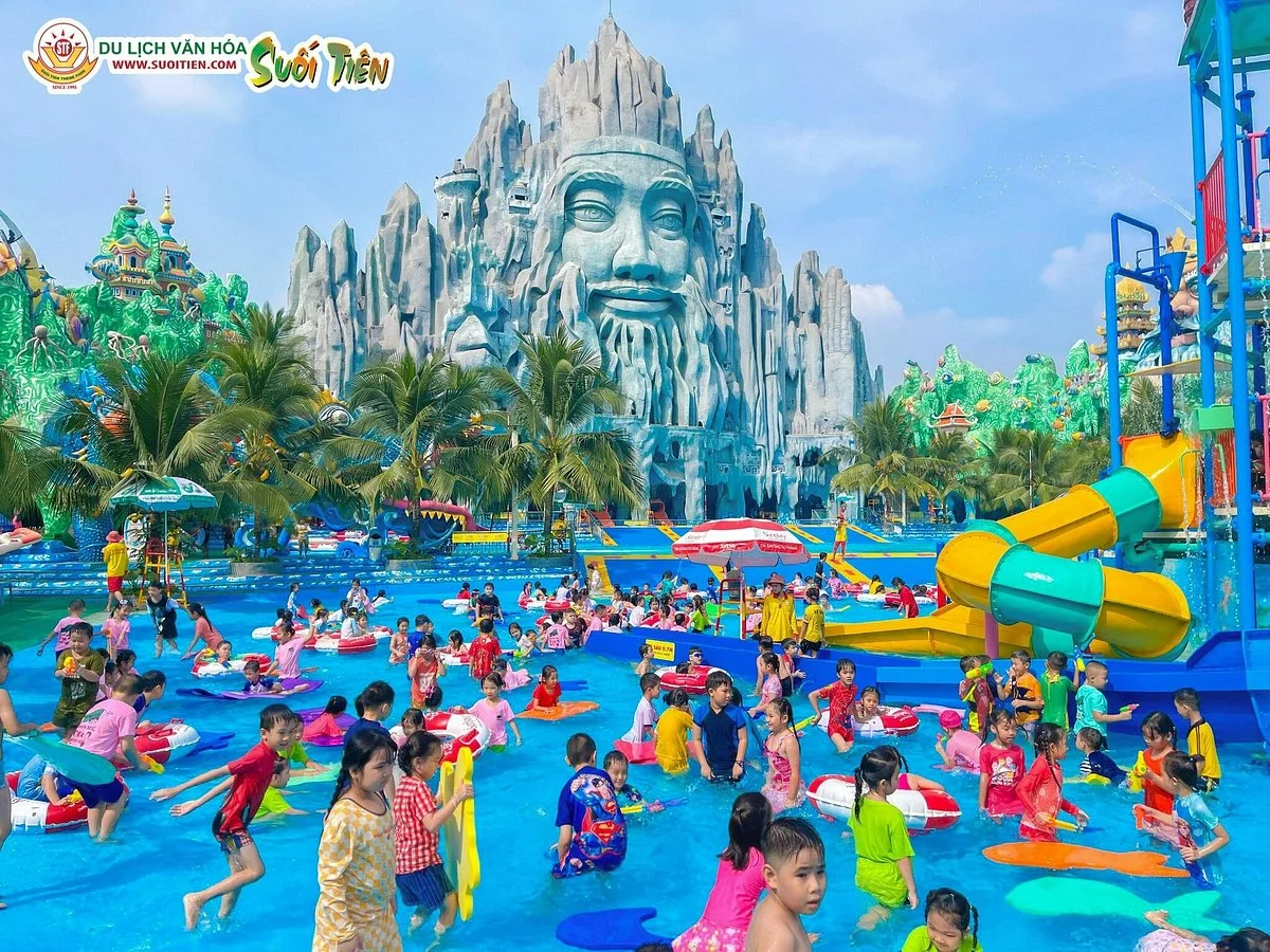 Suoi Tien Theme Park