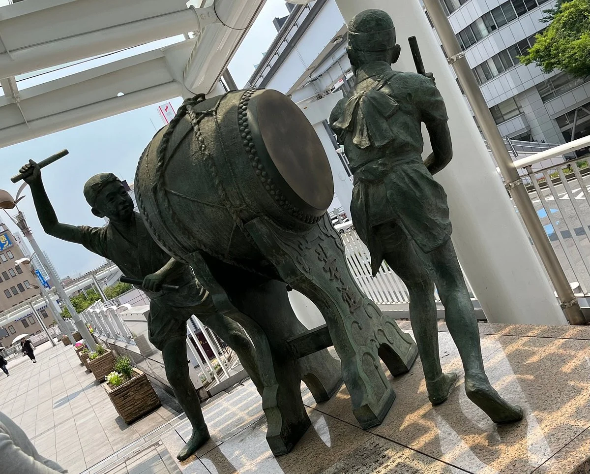 Kokuragion Daiko Statue