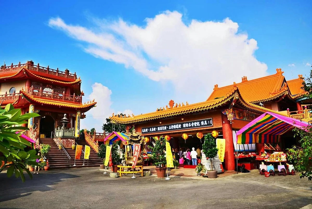 Xiao Nan Hai Guanyin Delubrum