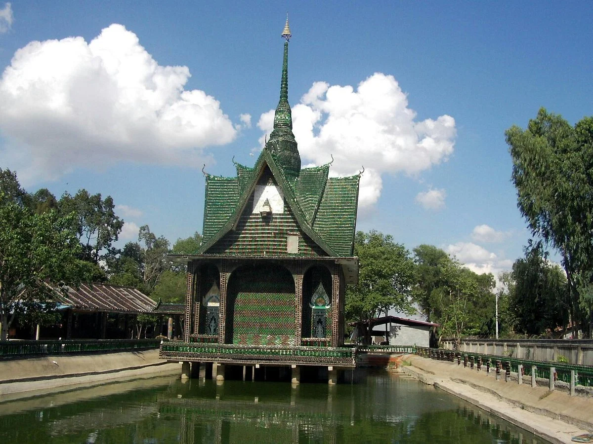 Wat Pa Maha Jedi Kaeo (Wat Larn Kuad)