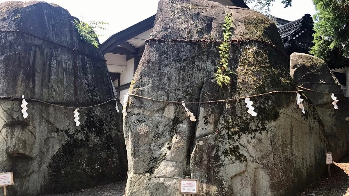 Mitsuishi Shrine