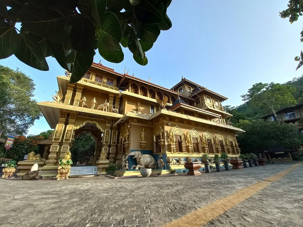 Mahamevnawa Buddhist Monastery Polgahawela