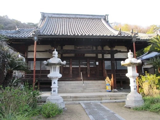 Jiko-ji Temple Mae Railroad Crossing