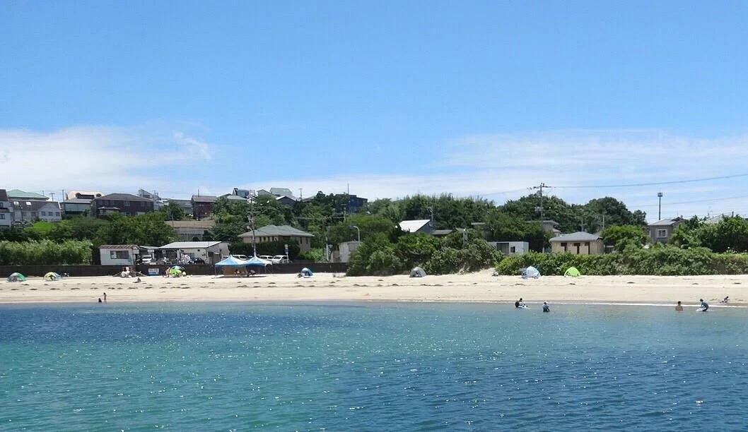 Ezura Beach