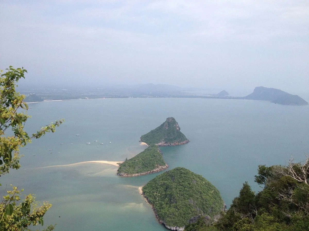 Lom Muak Mountain