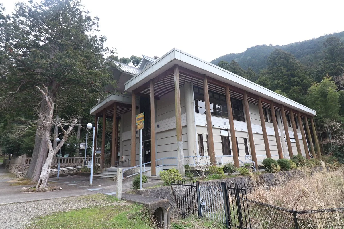 Tamba Municipal Miwakare Museum