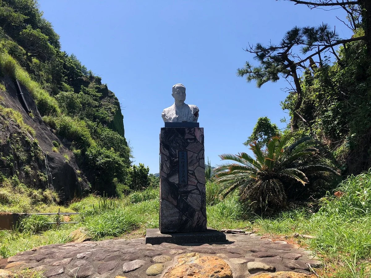 Isaburo Statue in Izu
