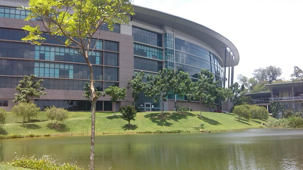 Raja Tun Library (Perpustakaan Raja Tun)