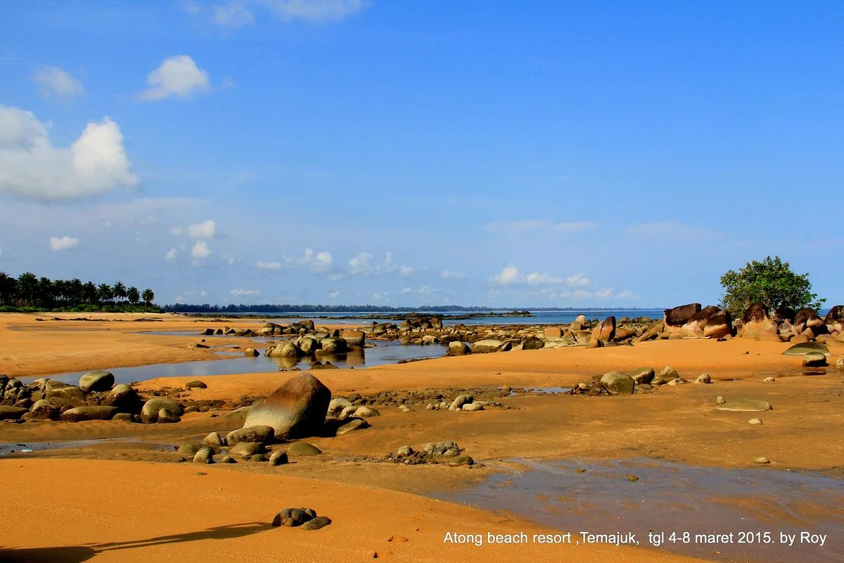 Batu Nenek Beach