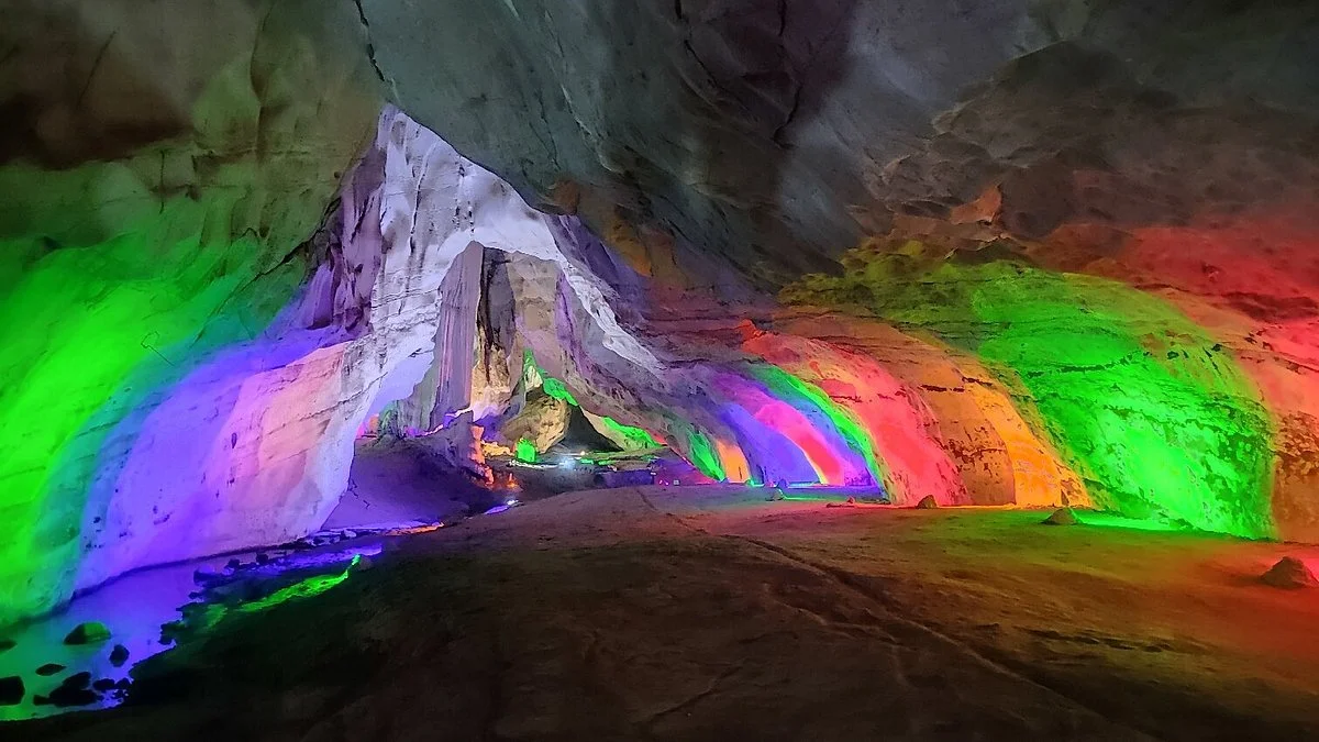 Pha Nong Khoi Cave
