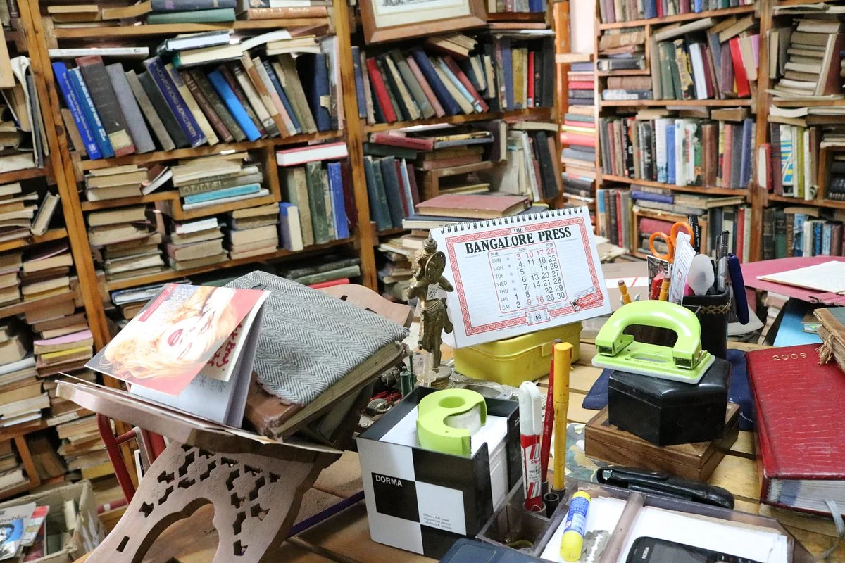 Select Book Shop